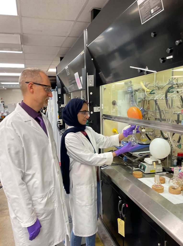 Maali Alshammari in the lab